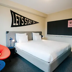 3* Hotel The Social Hub